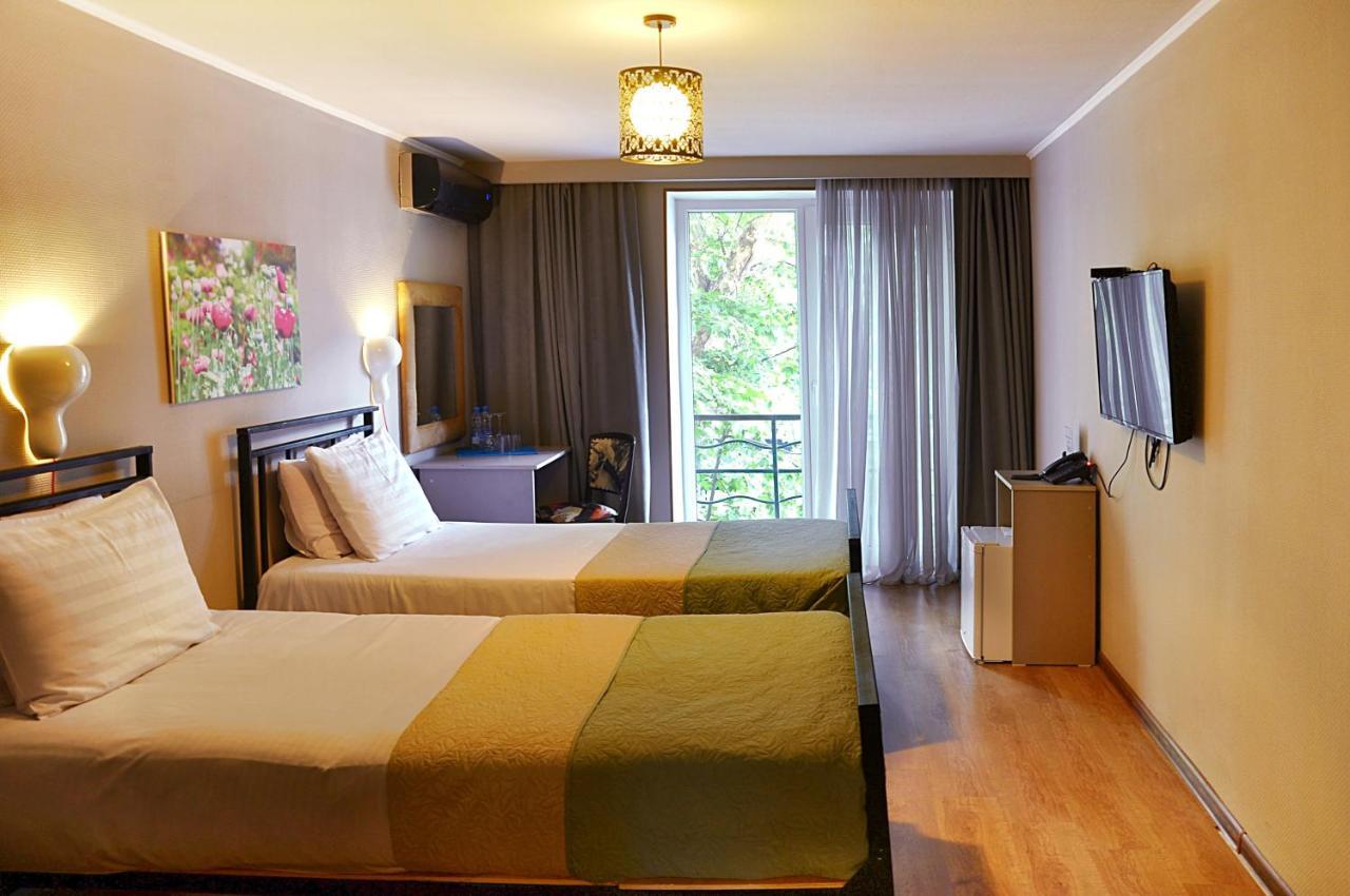 Art Hotel Claude Monet Tbilisi Exteriör bild