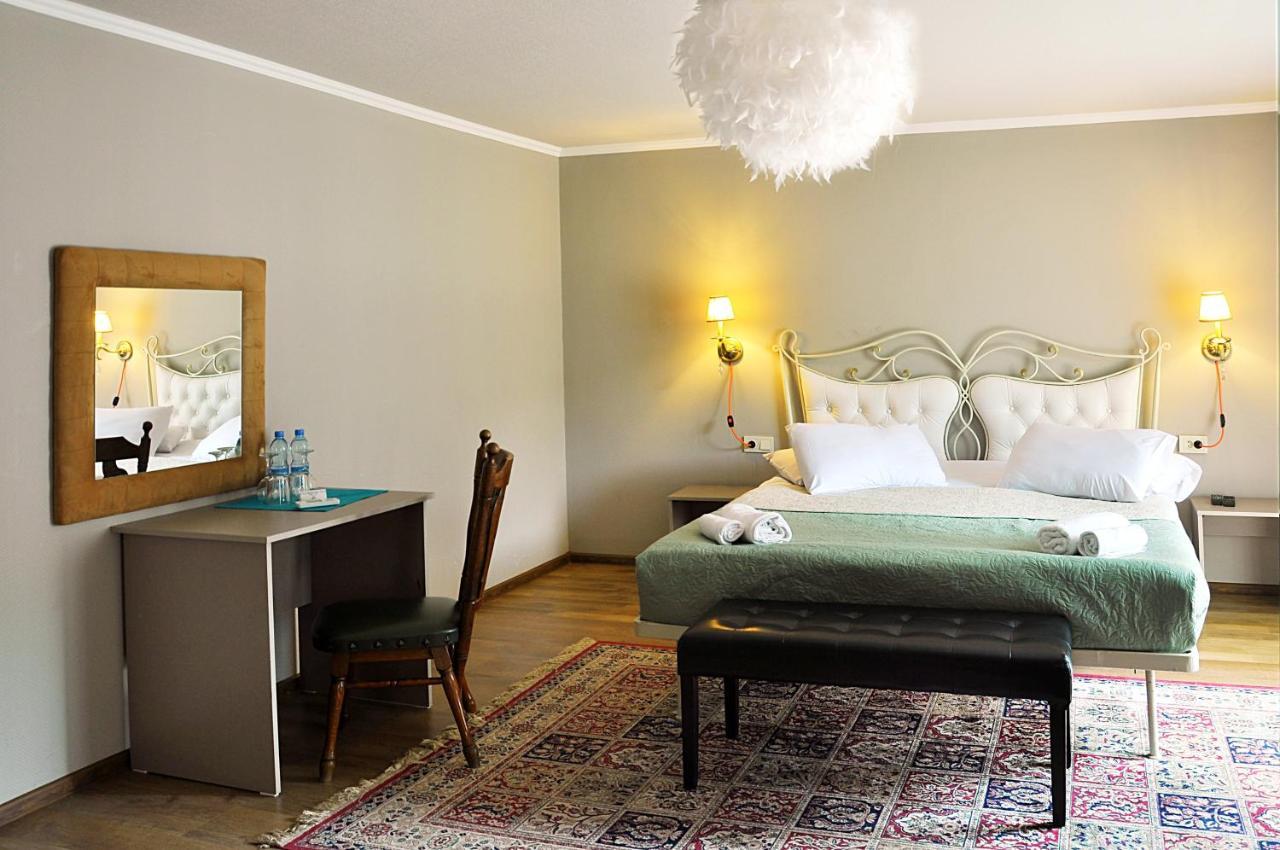 Art Hotel Claude Monet Tbilisi Exteriör bild